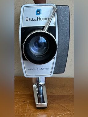 Vintage Bell & Howell Model 435 Focus-Matic Auto Load Handheld 8mm Movie Camera
